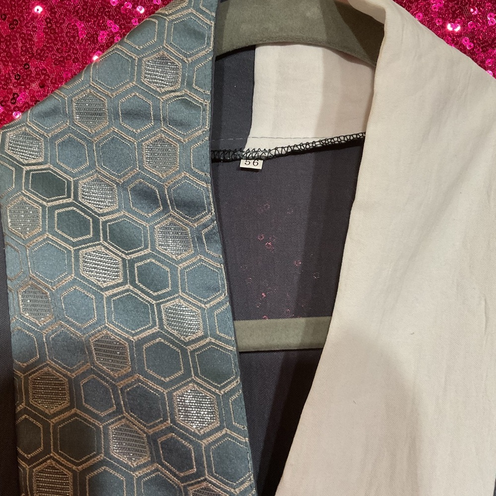 Gray Long Coat With Patterned Trim - image 7